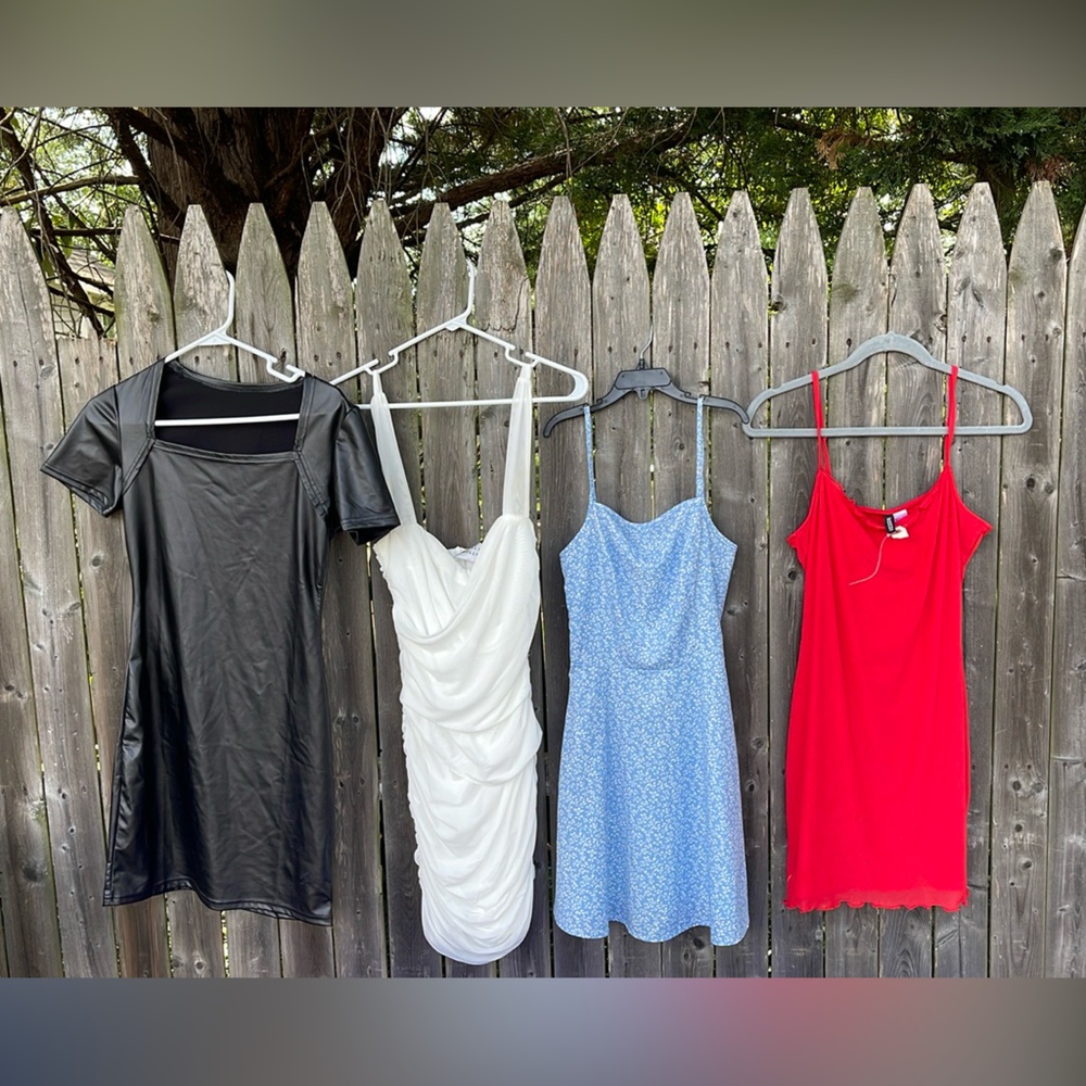 Four super cute summer dresses sized small- Hello Molly and others
